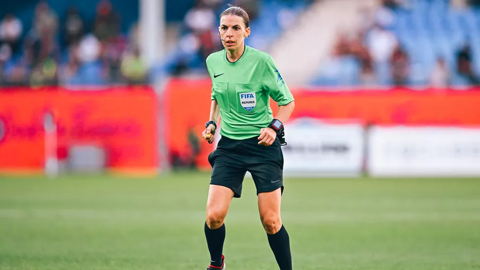 Arbitre illustration article.