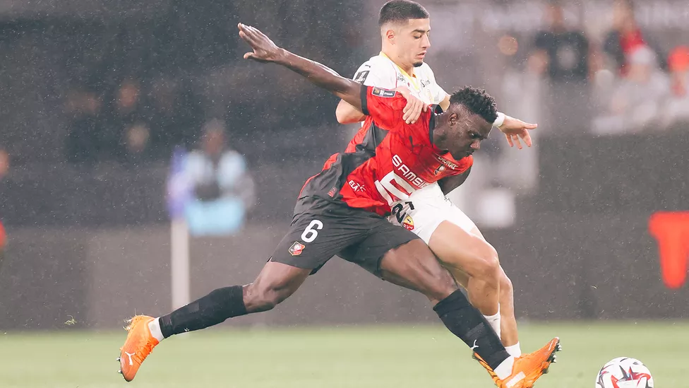 2 points slip away at the end (1-1)