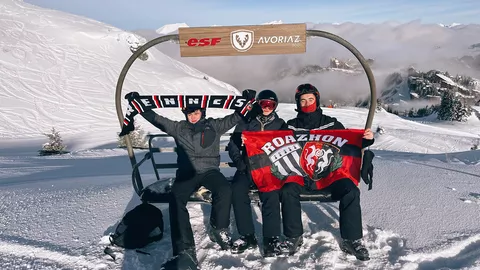 Pierre-Louis, Valentine et Baptiste à Avoriaz (Haute-Savoie)