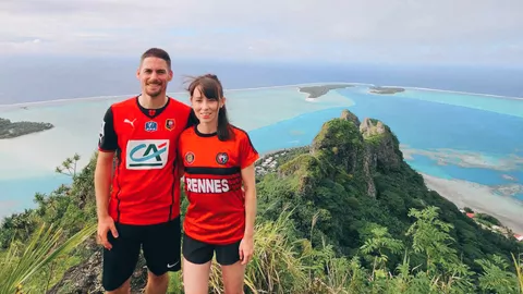 Kévin et Anaïs au Mont Teurafaatiu (Polynésie française)