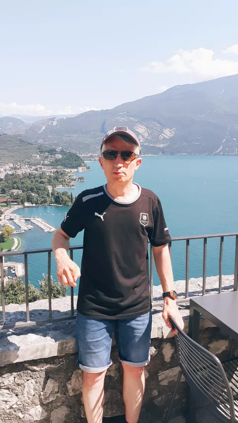 Nicolas au funiculaire de Riva del Garda (Lac de Garde - Italie)