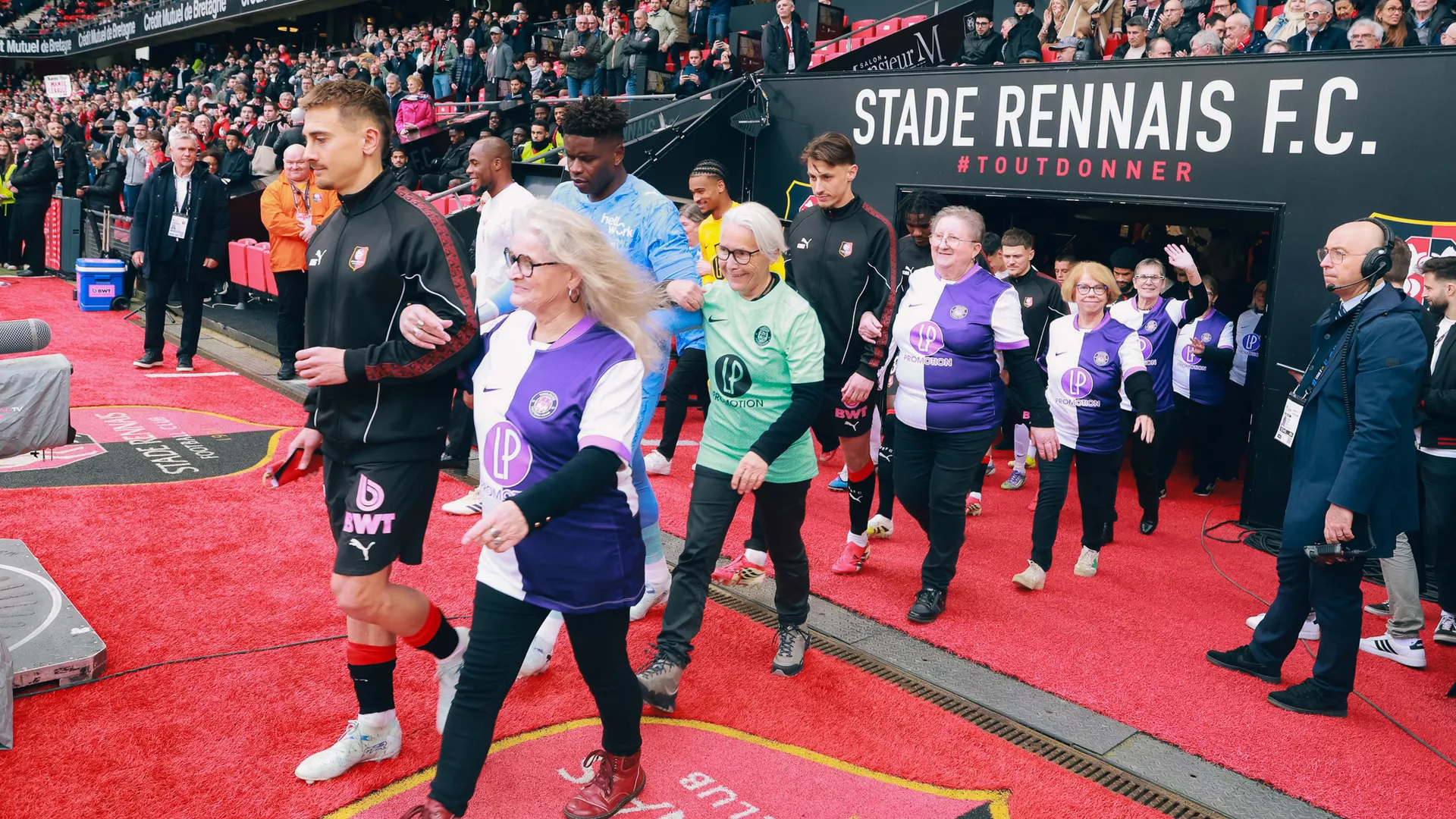 « On ne voulait pas que ça s’arrête », un avant-match de rêve pour 22 de nos abonnées grands-mères