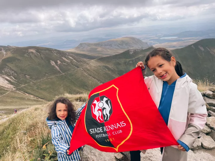 Amy et Mina au sommet du Puy de Sancy (Puy-de-Dôme)