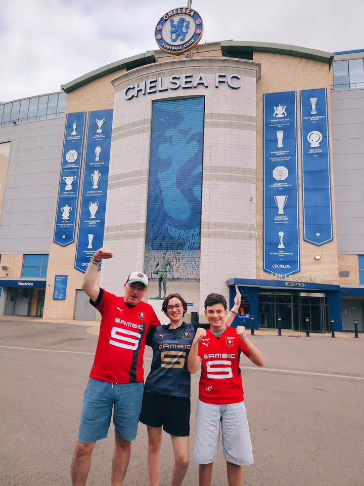 Gilles, Alice et Simon à Stamford Bridge (Londres - Royaume-Uni)