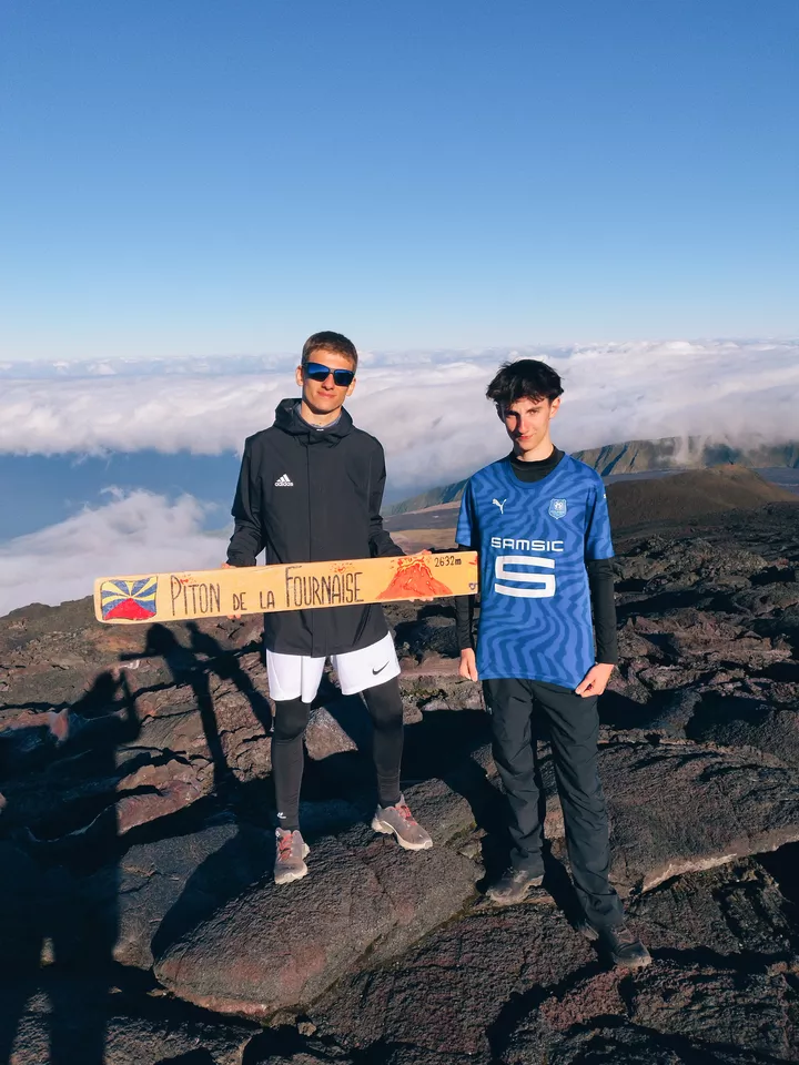 Gwenn et Morgan au Piton de la Fournaise (Île de La Réunion)