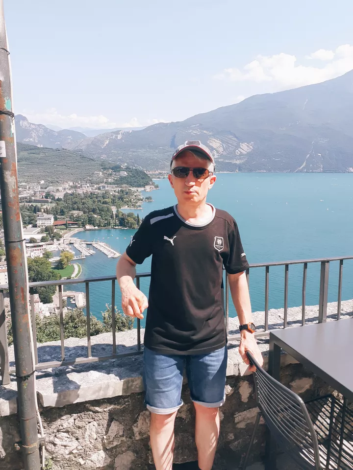 Nicolas au funiculaire de Riva del Garda (Lac de Garde - Italie)