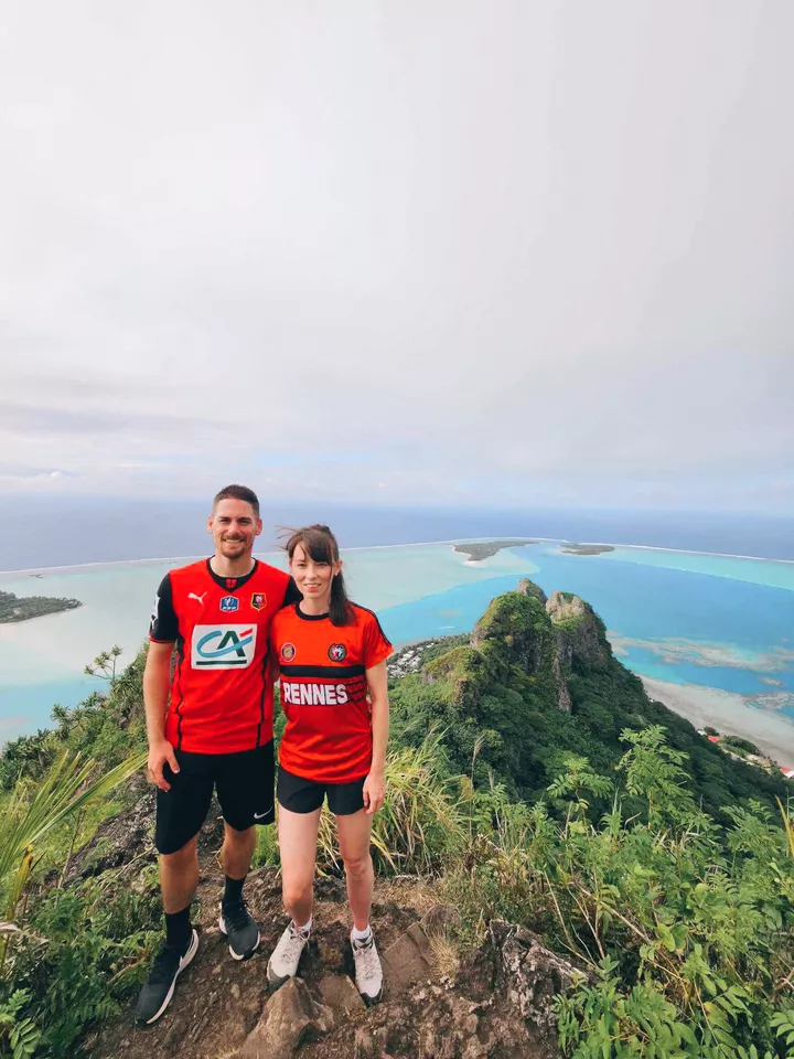 Kévin et Anaïs au Mont Teurafaatiu (Polynésie française)