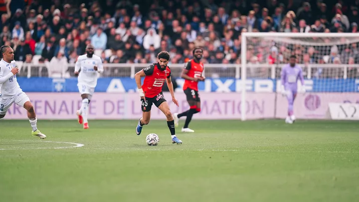 J23 | La volée parfaite de Mahdi Camara pour le 0-1 !