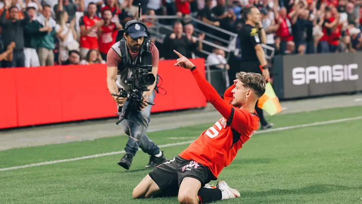 J1 - Sebastian Szymański, une frappe qui fait mouche pour le premier frisson de la saison | SRFC/PSG