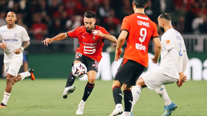 J4 | À l’usure, le collectif Rouge et Noir s’impose face à l’OM (1-0)
