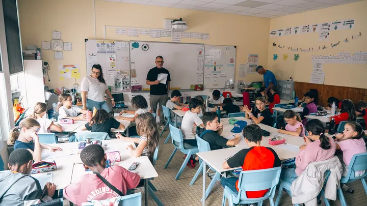 Mets tes baskets | Franck Haise, professeur d’un jour pour la dictée ELA