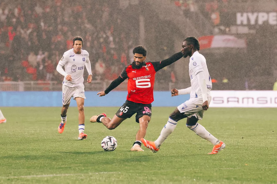 Donovan Léon s&#039;illustre 🧤 