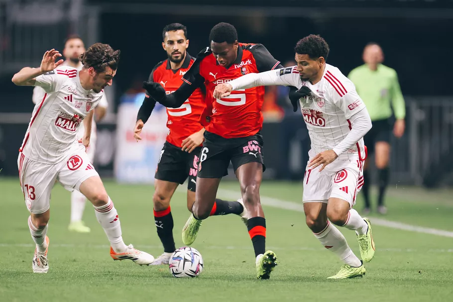 Et c’est déjà la mi-temps. (2-1)