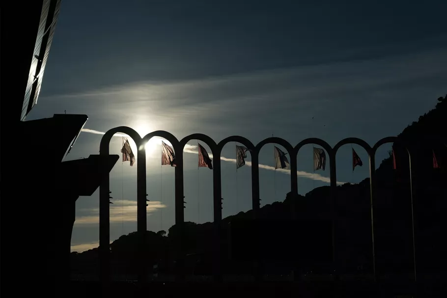 Face au défi du Rocher