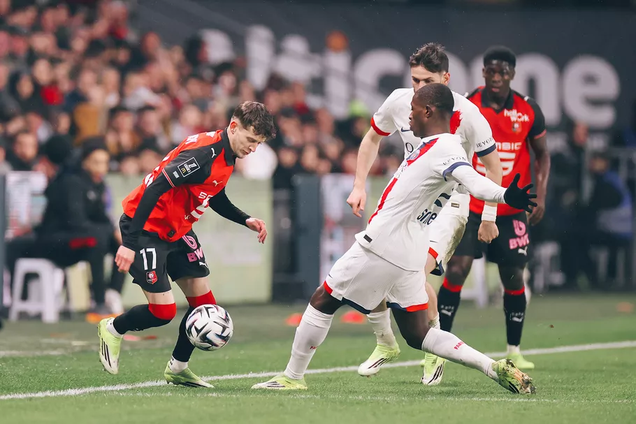 Les 22 acteurs sont là. Le match reprend. (1-0)