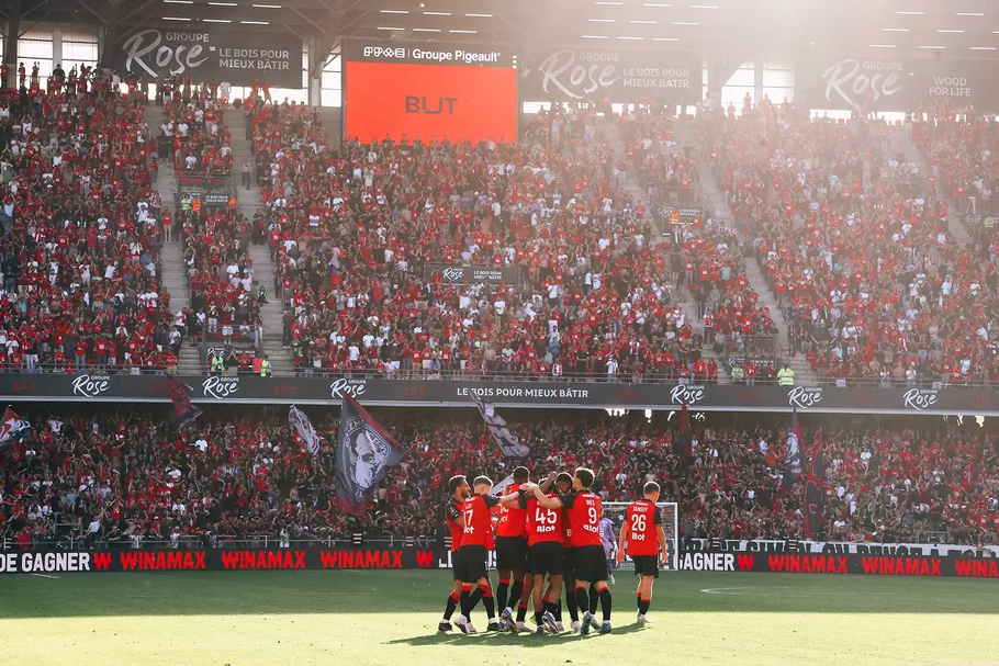 LE DERBY EST ROUGE ET NOIR ! 