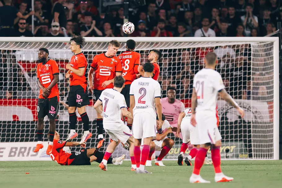 Coup franc bien placé pour les Parisiens
