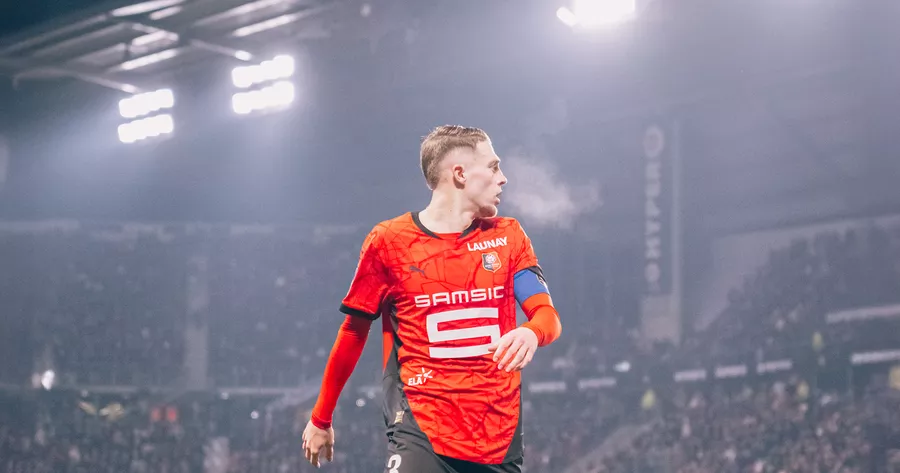 Maillot Stade Rennais F.C. Porté Et Signé Par Adrien Truffert – Match Worn