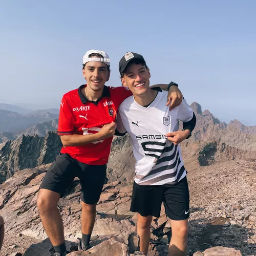 Au sommet de la Pointe des Éboulis, sur le GR20 (Corse)