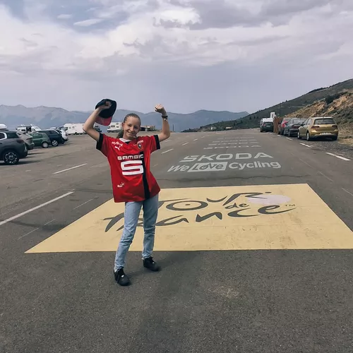 Louna au sommet du Hautacam (Hautes-Pyrénées)