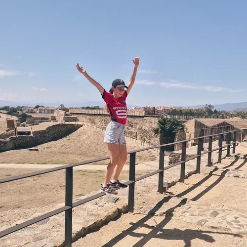 Mélanie à La Citadelle des Roses (Espagne)