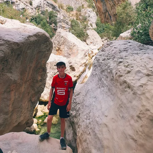 Baptiste dans la parc naturel de la Sierra (Alquézar - Espagne)