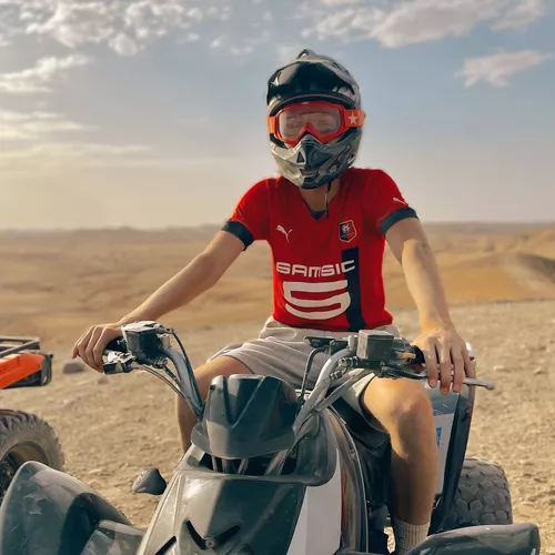 Hugo dans le désert marocain